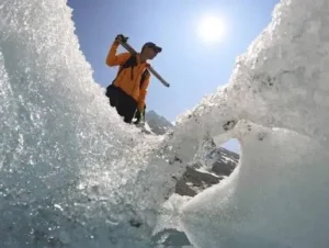 snowfall affect glacier size